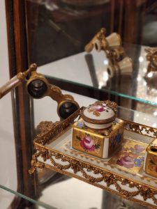 Art. History. Experience. – Eleganță și rafinament în cigar lounge București interbelic